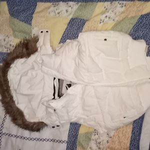 The vest is like new the vest is more a medium size SALE FRIM🎄